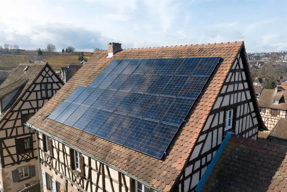 Nettoyage et entretien photovoltaïque professionnel maison Alsacienne photo après nettoyge panneaux solaires